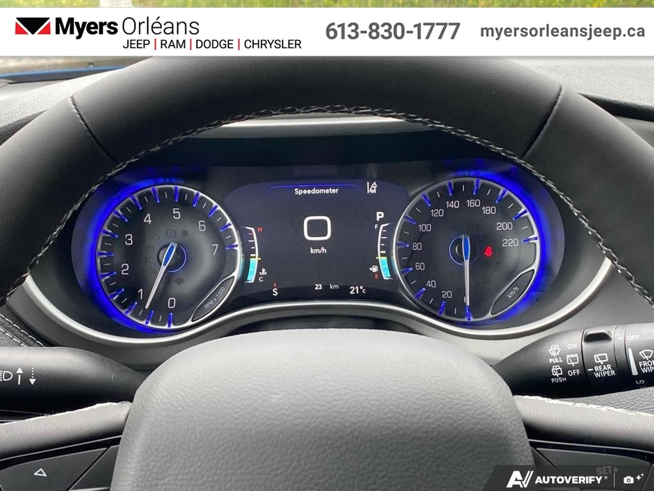 2027 Chrysler Pacifica Select AWD Photo