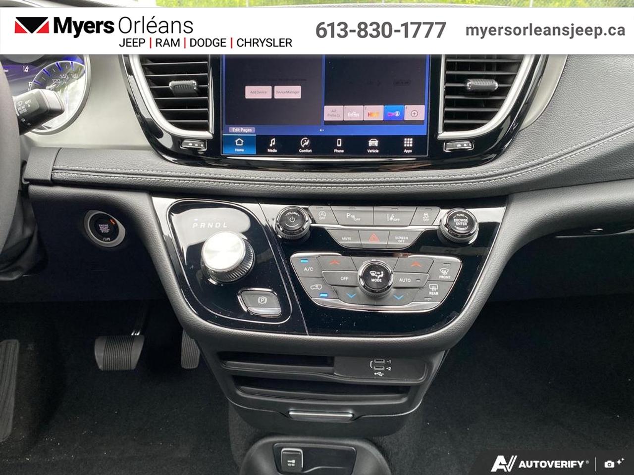 2027 Chrysler Pacifica Select AWD Photo