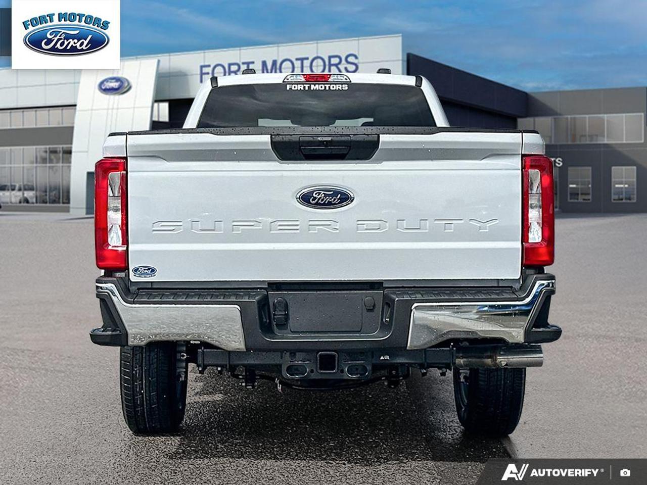 2026 Ford SUPER DUTY F-350 SRW XLT Photo4