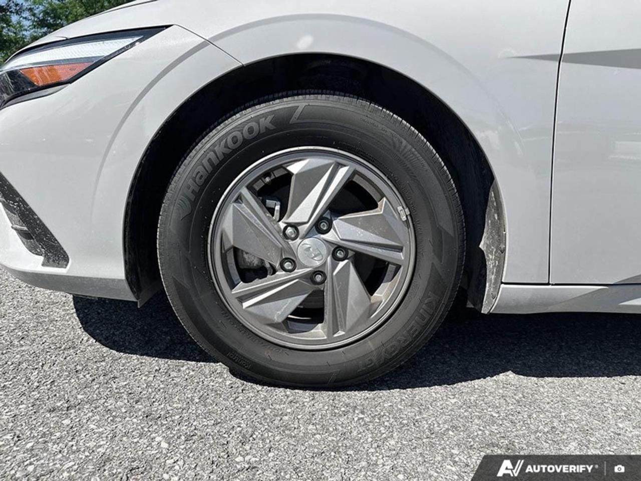 2025 Hyundai Elantra Essential   - Heated Seats Photo
