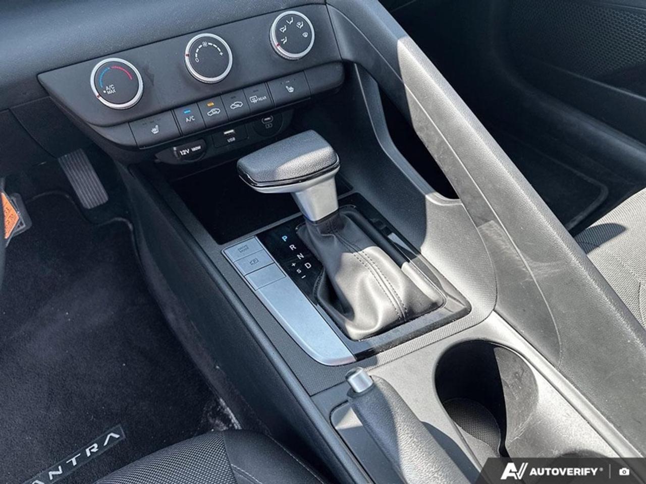2025 Hyundai Elantra Essential   - Heated Seats Photo