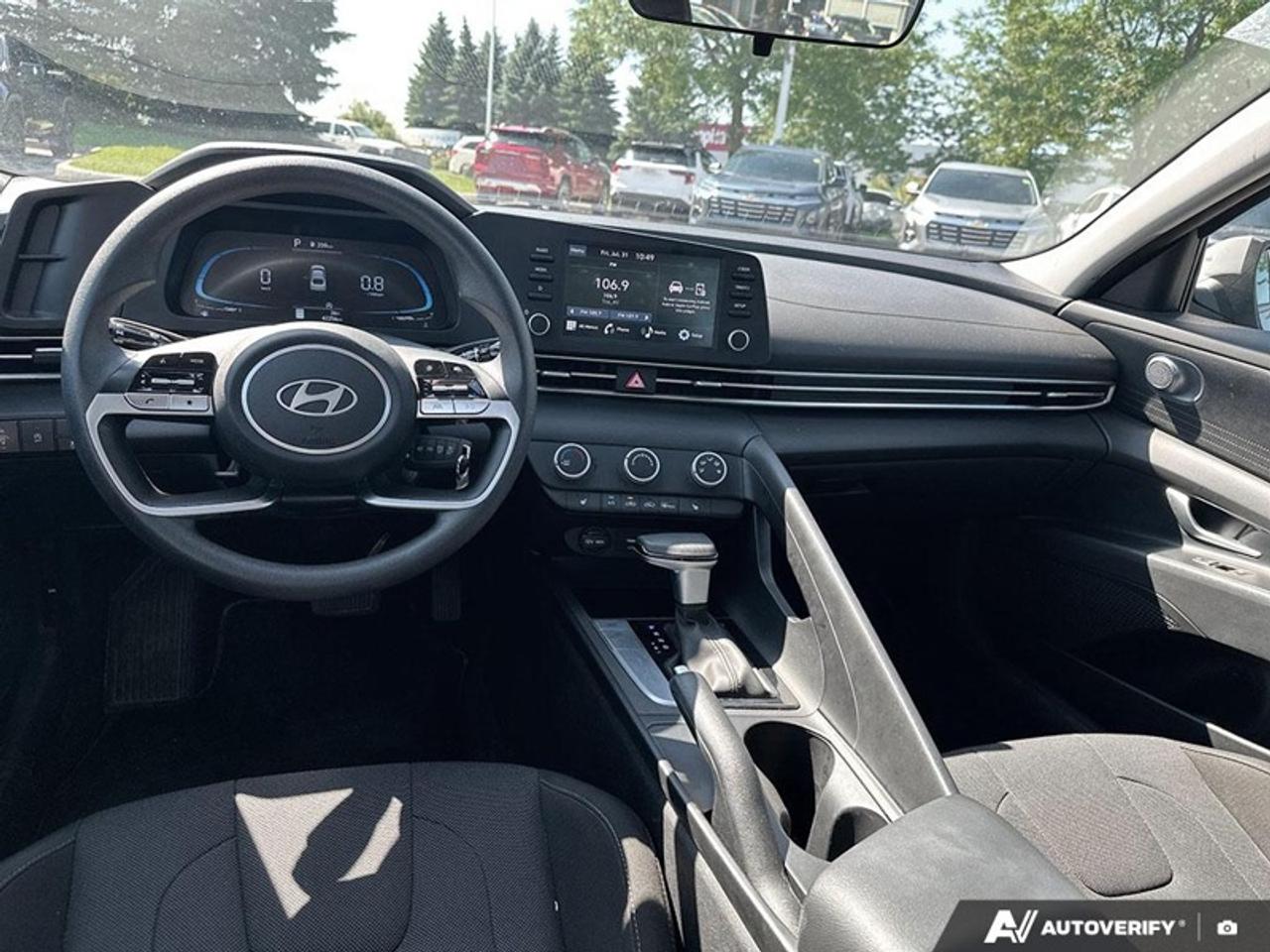 2025 Hyundai Elantra Essential   - Heated Seats Photo
