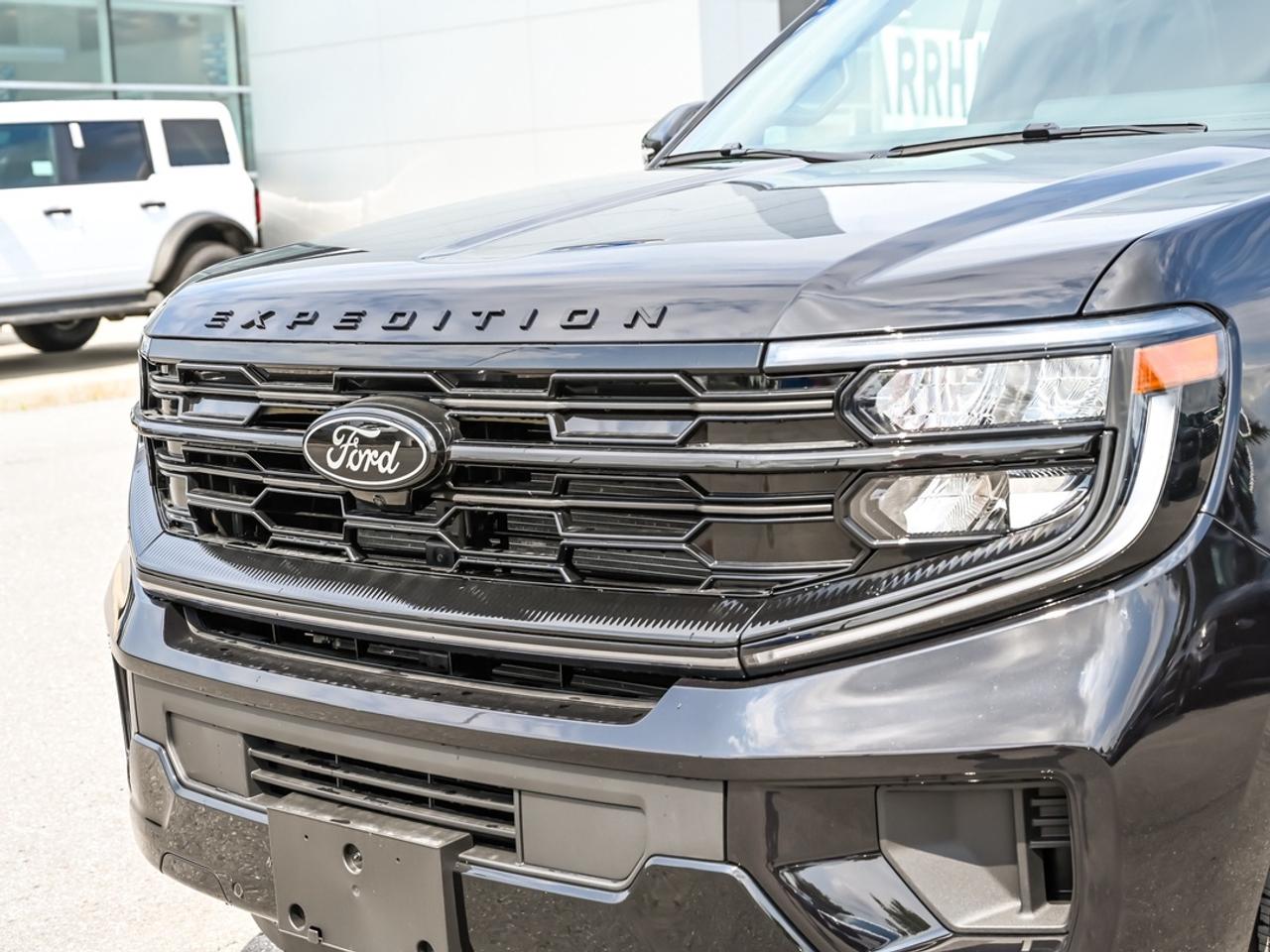 2026 Ford Expedition Platinum Max Photo