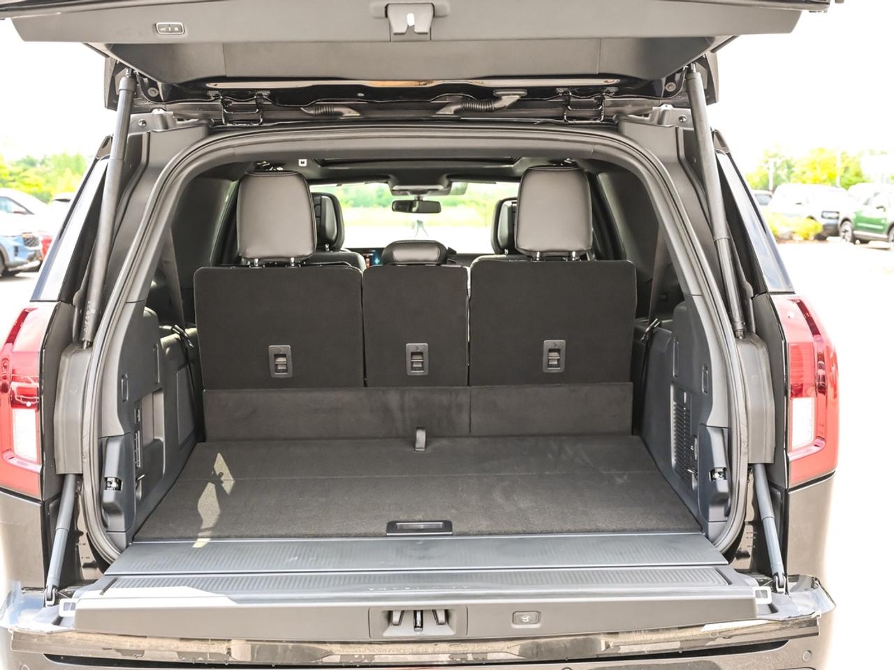2026 Ford Expedition Platinum Max Photo