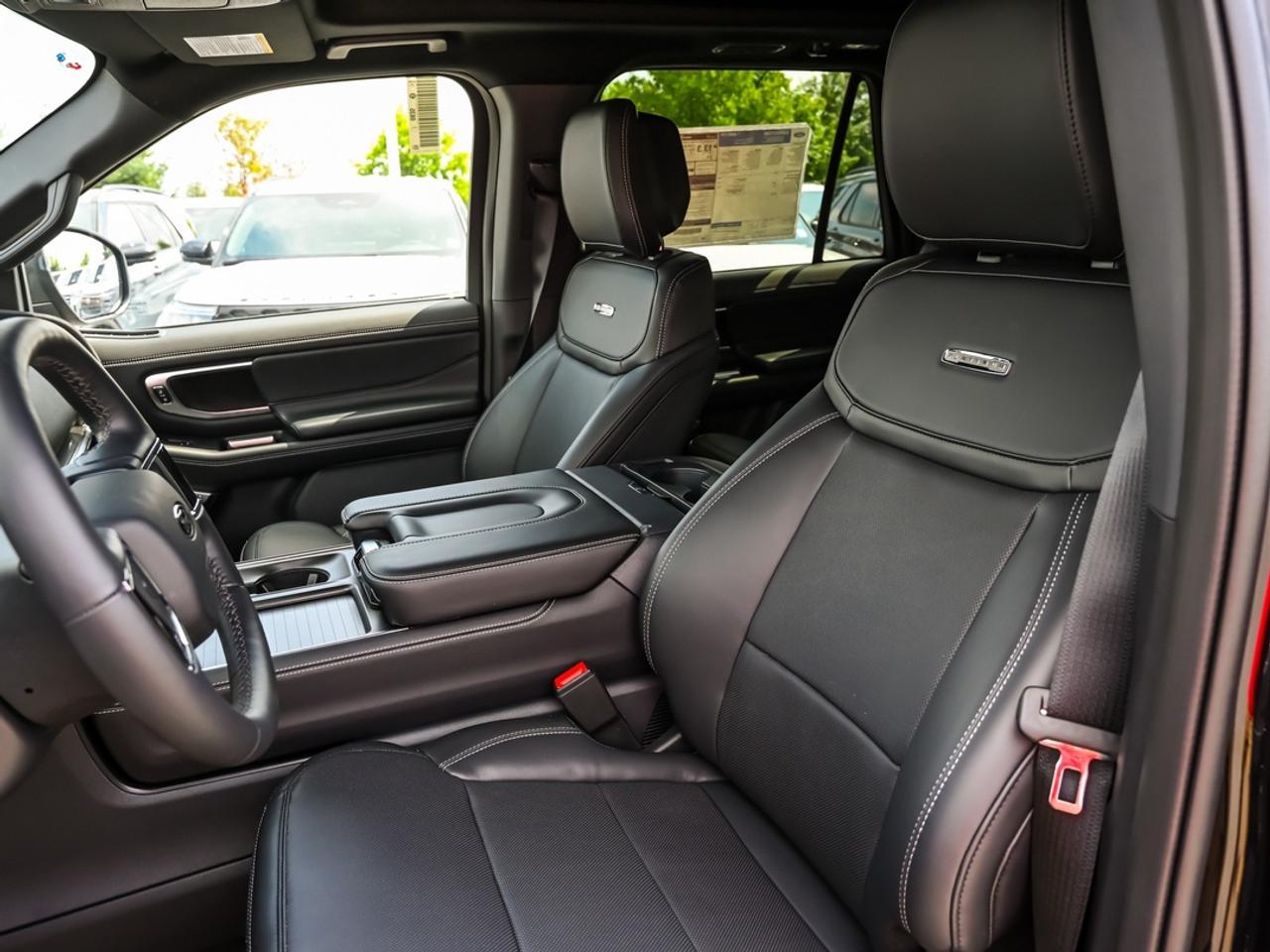 2026 Ford Expedition Platinum Max Photo
