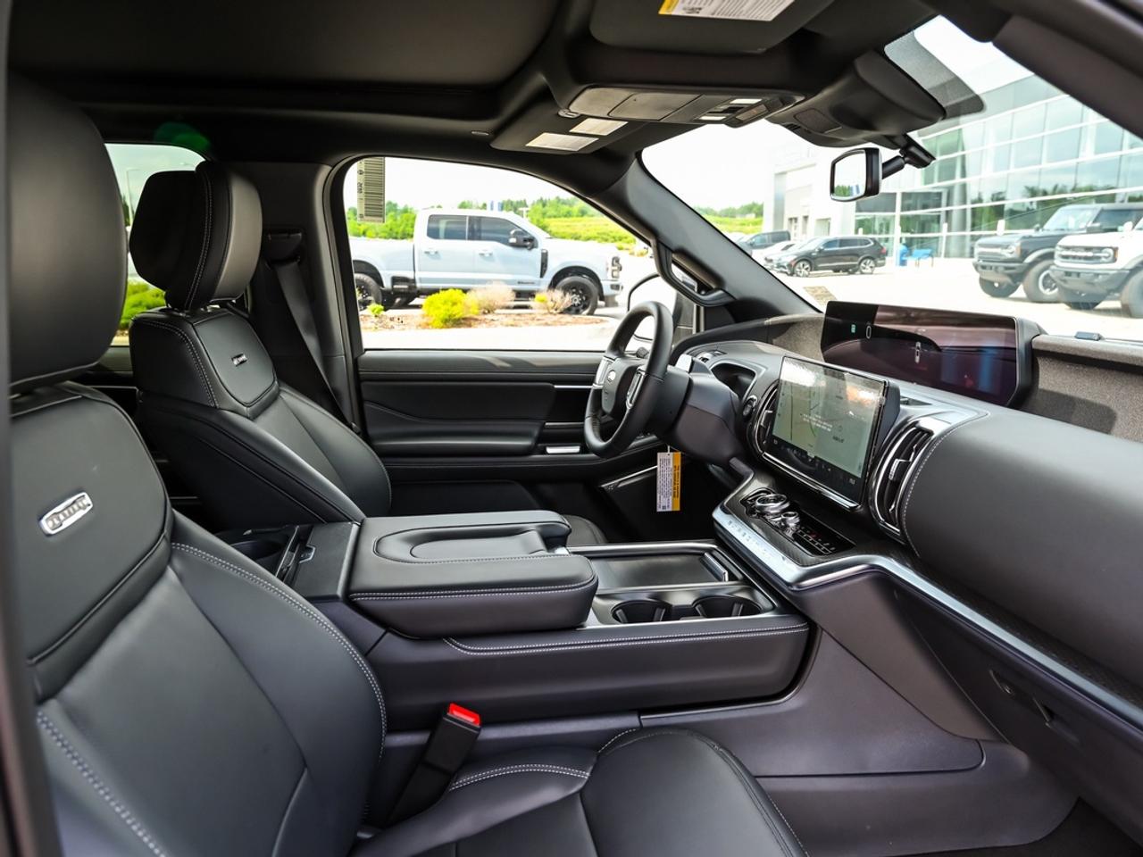 2026 Ford Expedition Platinum Max Photo