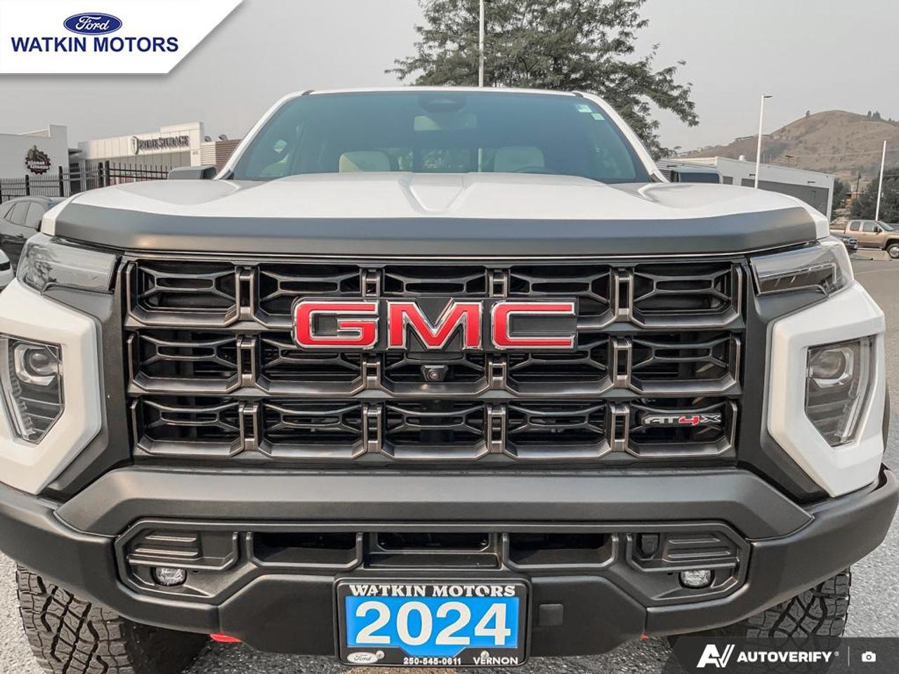 2024 GMC Canyon CREWCAB 4X4 AT4X Photo11