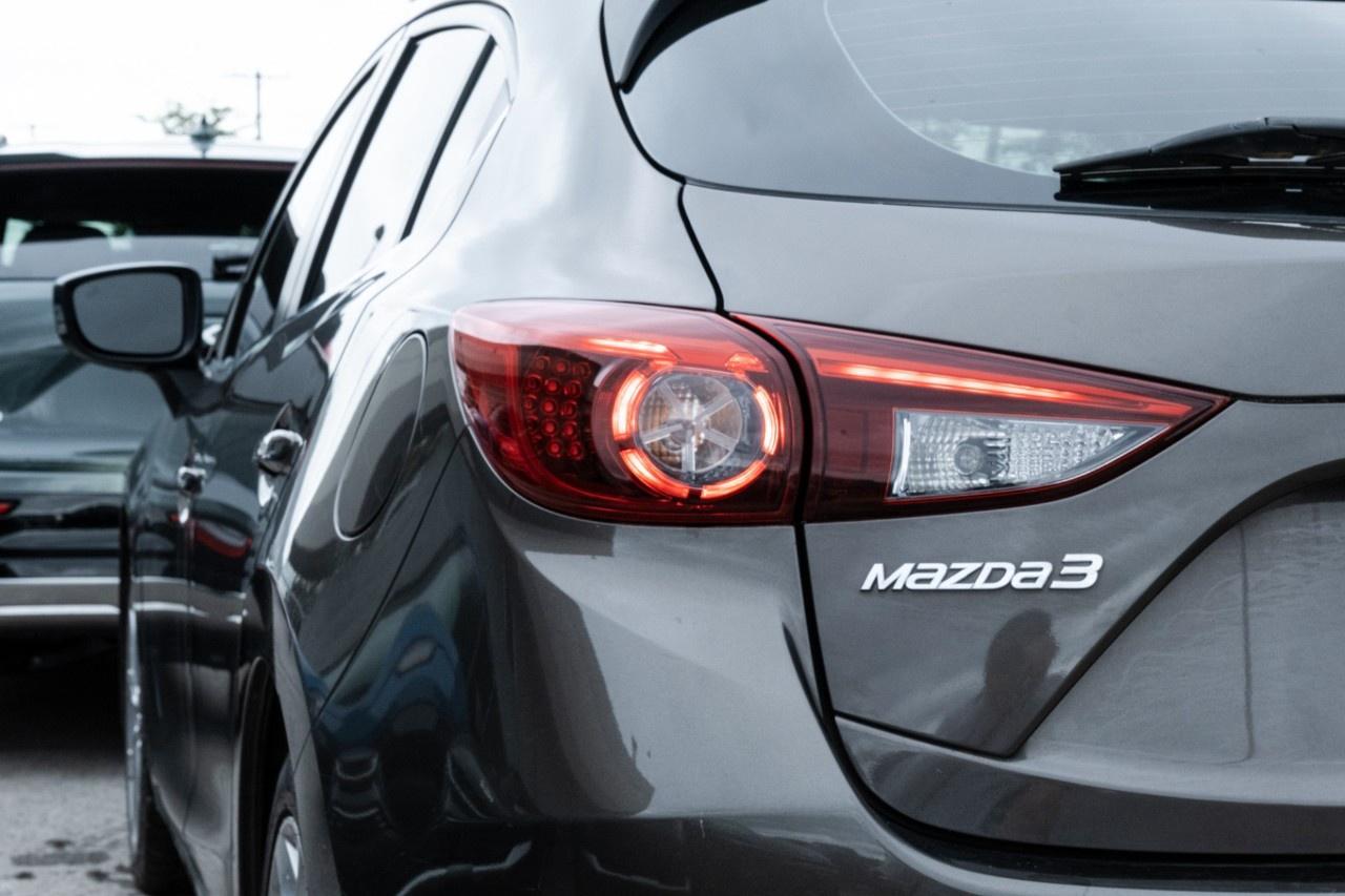 2014 Mazda MAZDA3 4dr HB Sport Auto GT-SKY Photo