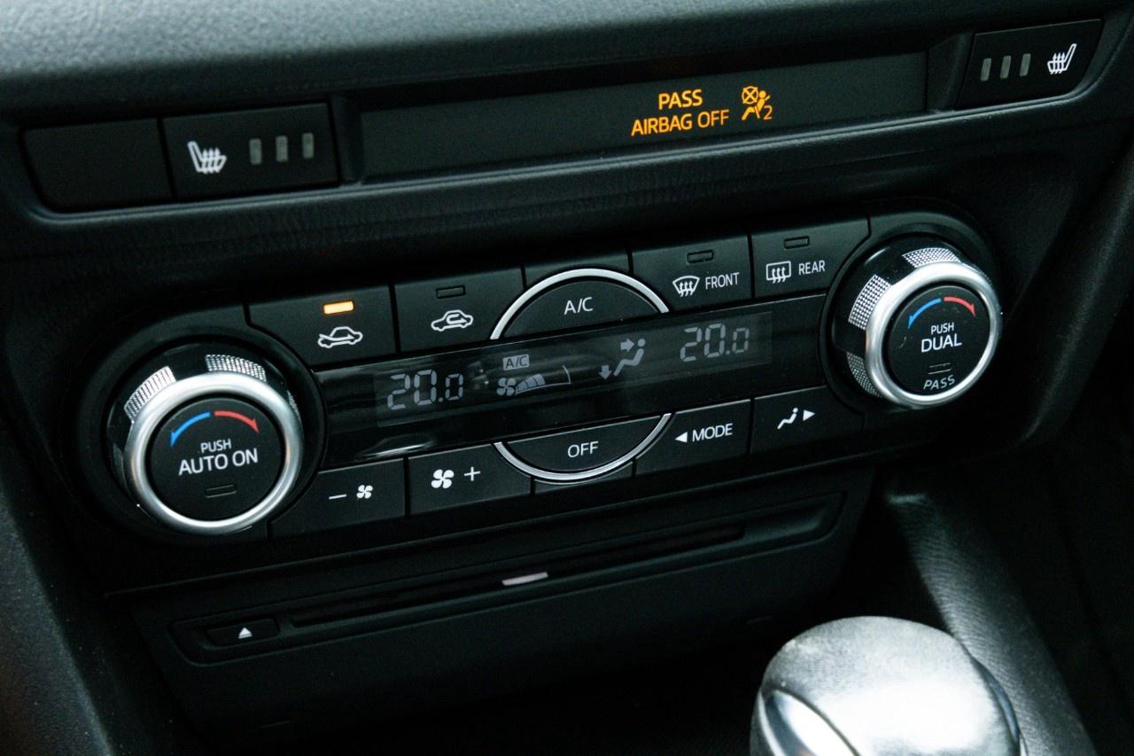 2014 Mazda MAZDA3 4dr HB Sport Auto GT-SKY Photo