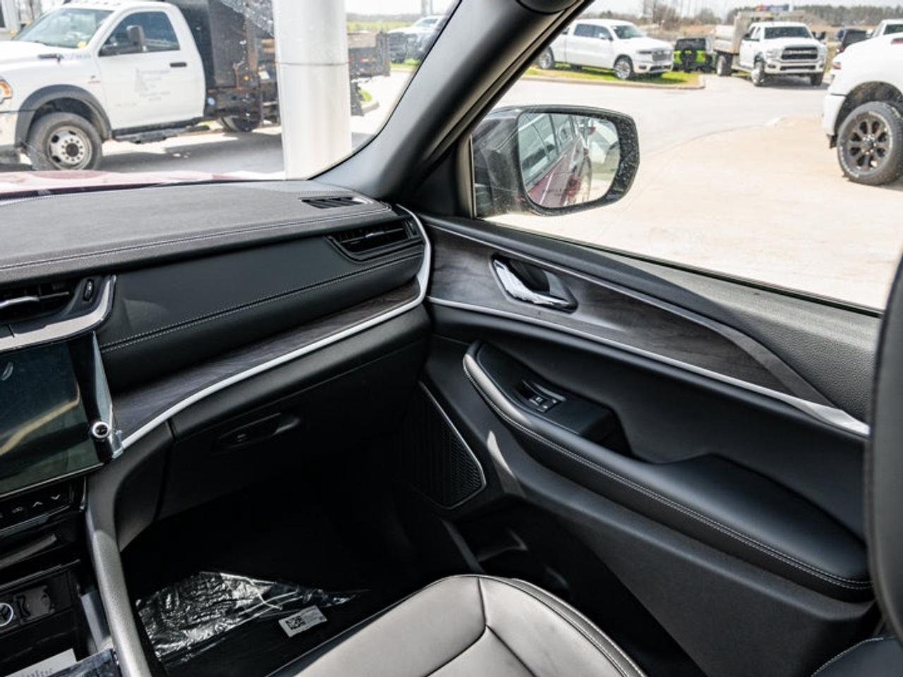 2026 Jeep Grand Cherokee L Limited Photo