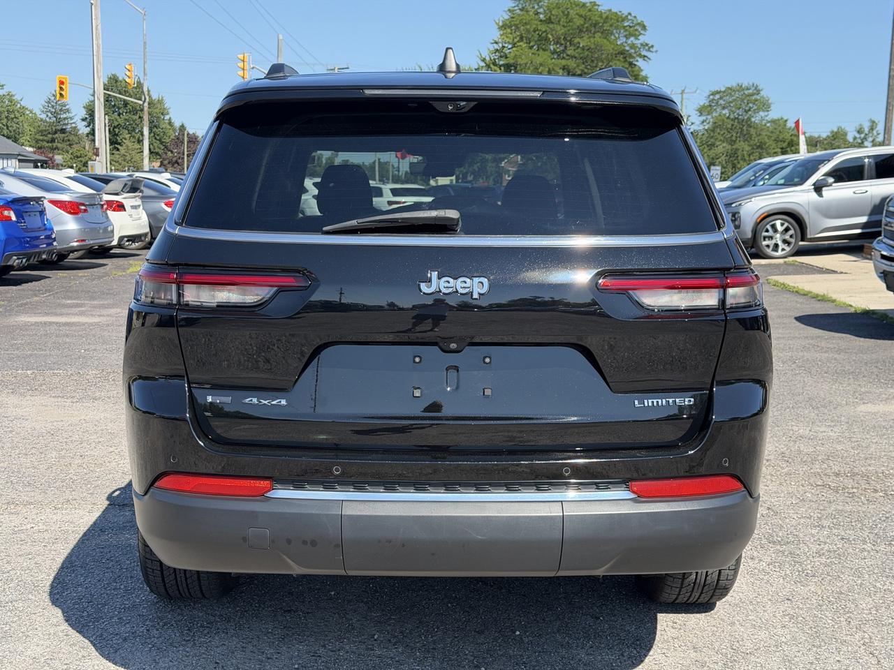 2022 Jeep Grand Cherokee LIMITED 4X4 Photo3