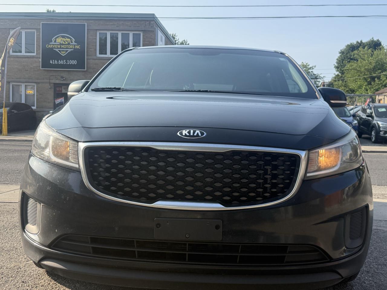 2017 Kia Sedona LX Photo