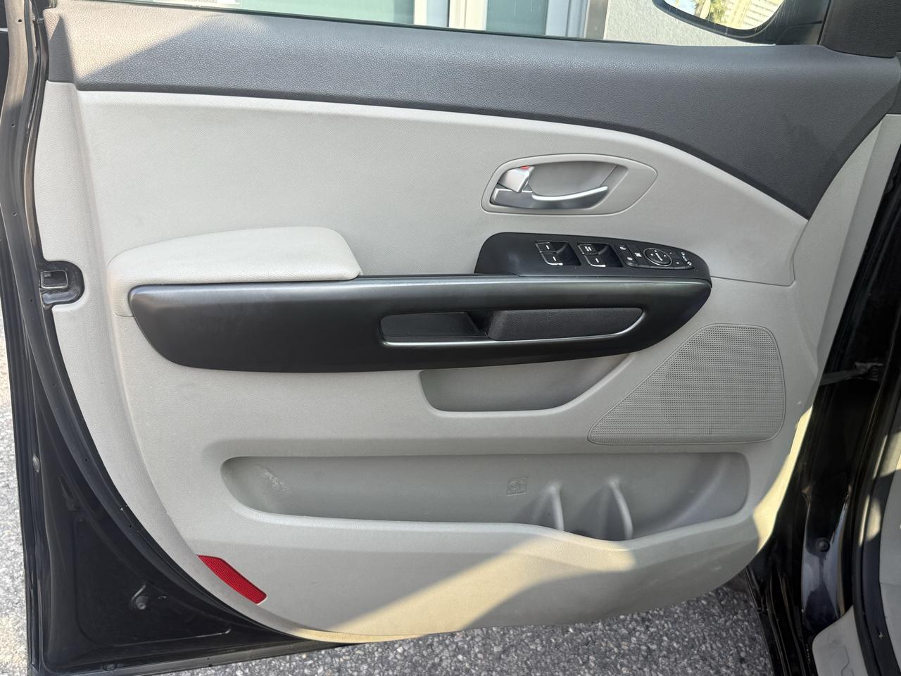 2017 Kia Sedona LX Photo