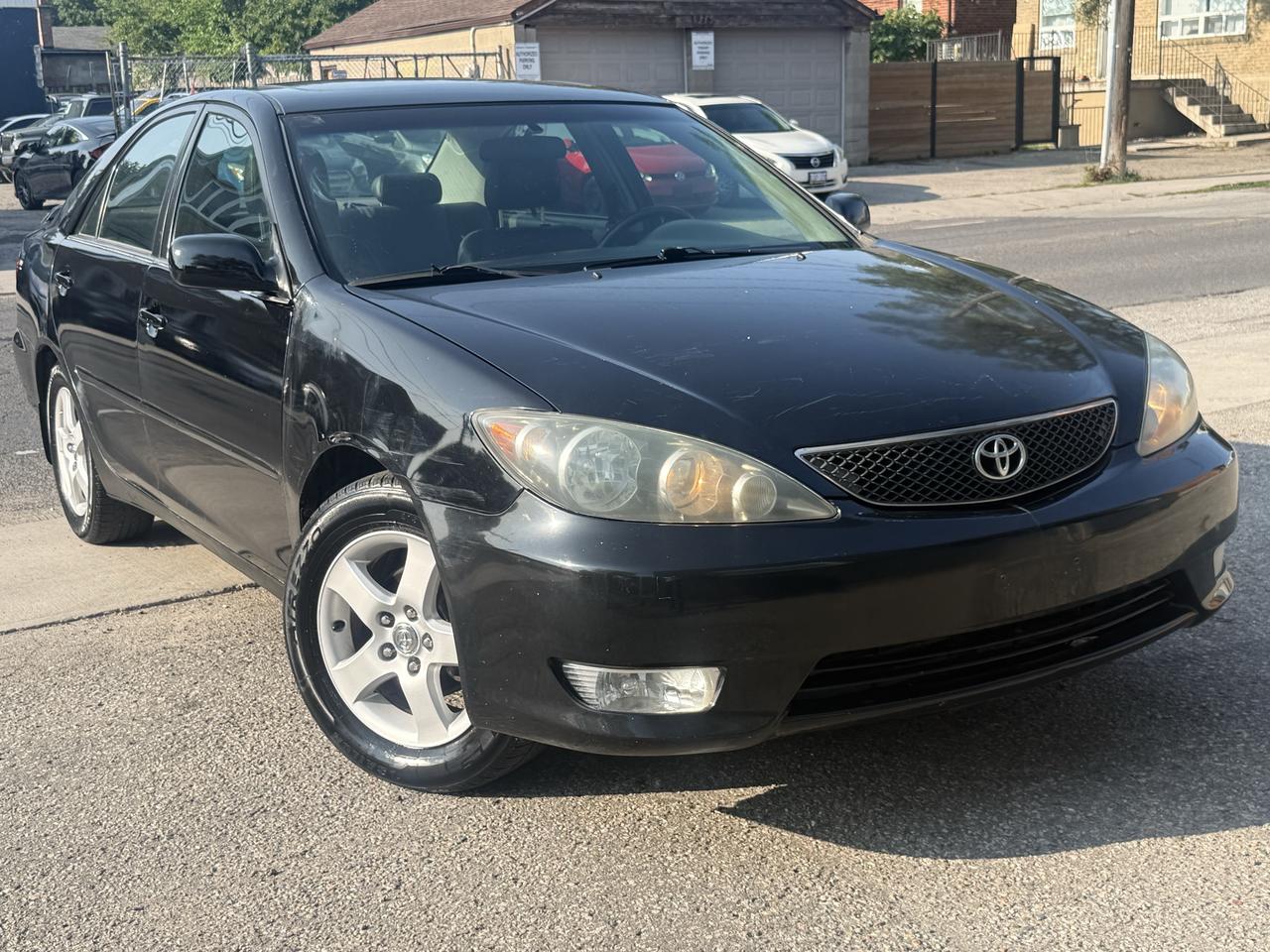 2005 Toyota Camry SE Photo