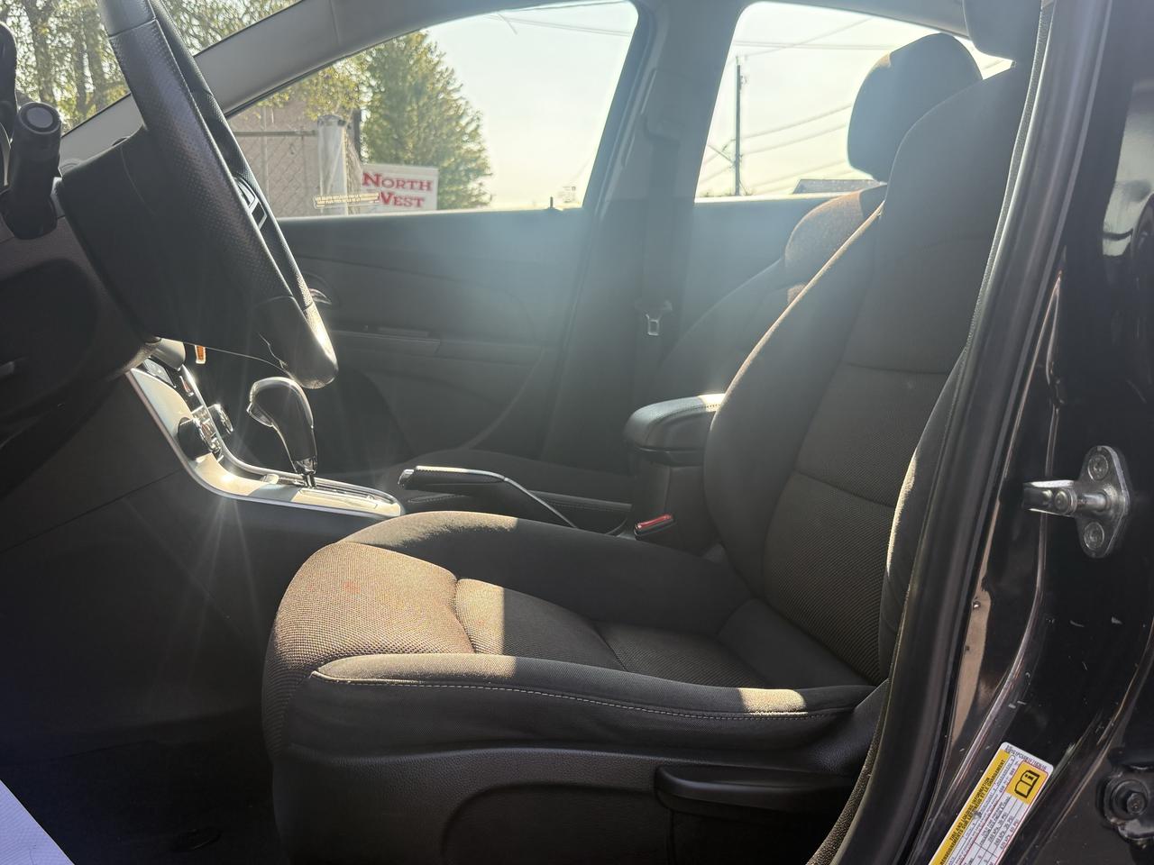 2015 Chevrolet Cruze 1LT Photo