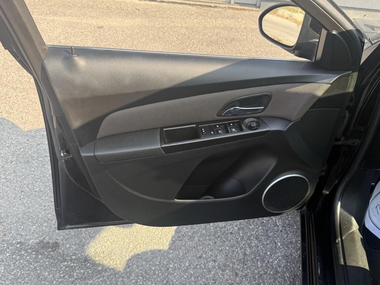 2015 Chevrolet Cruze 1LT Photo