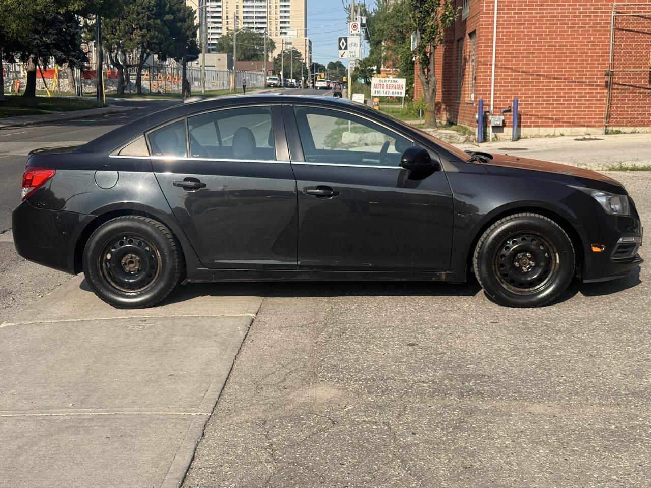 2015 Chevrolet Cruze 1LT Photo