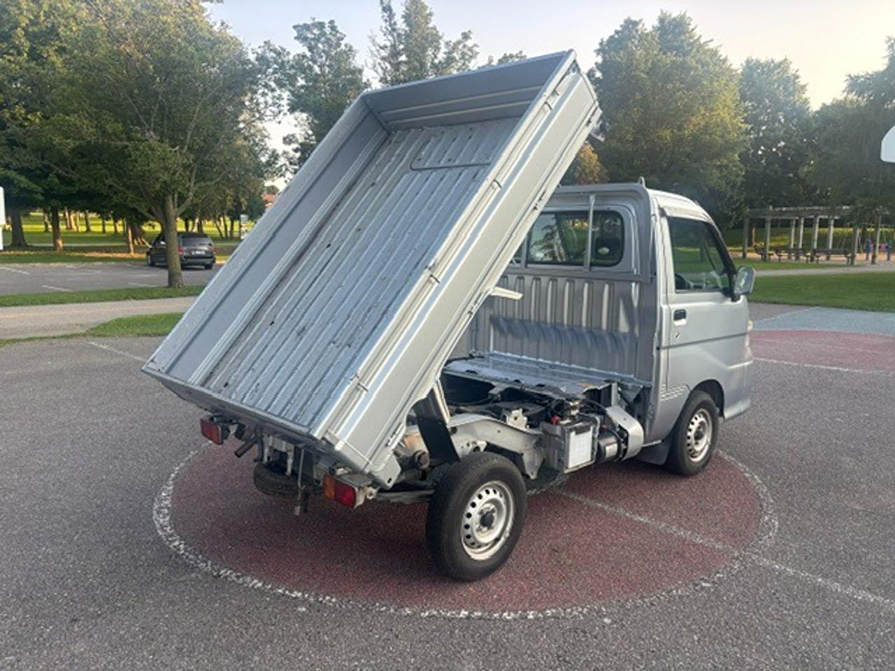2010 Daihatsu Hijet DUMP TRUCK Photo