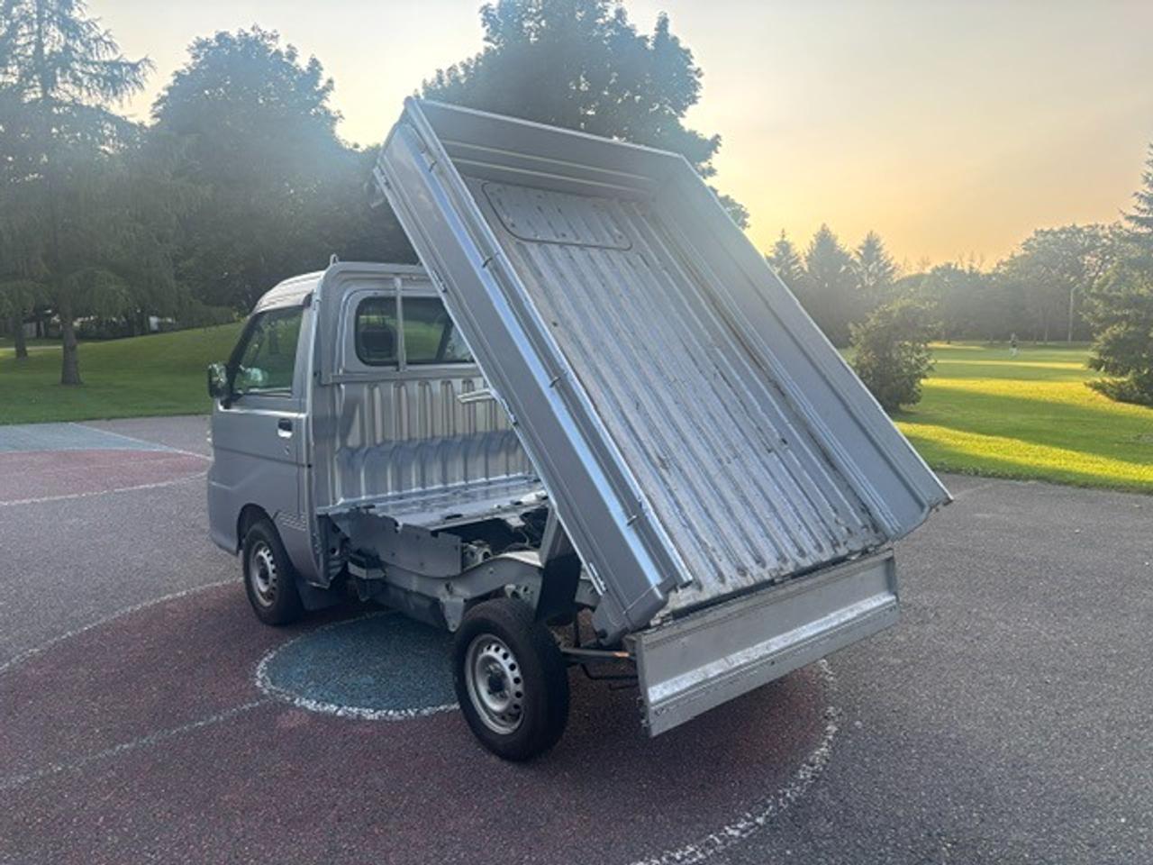 2010 Daihatsu Hijet DUMP TRUCK Photo