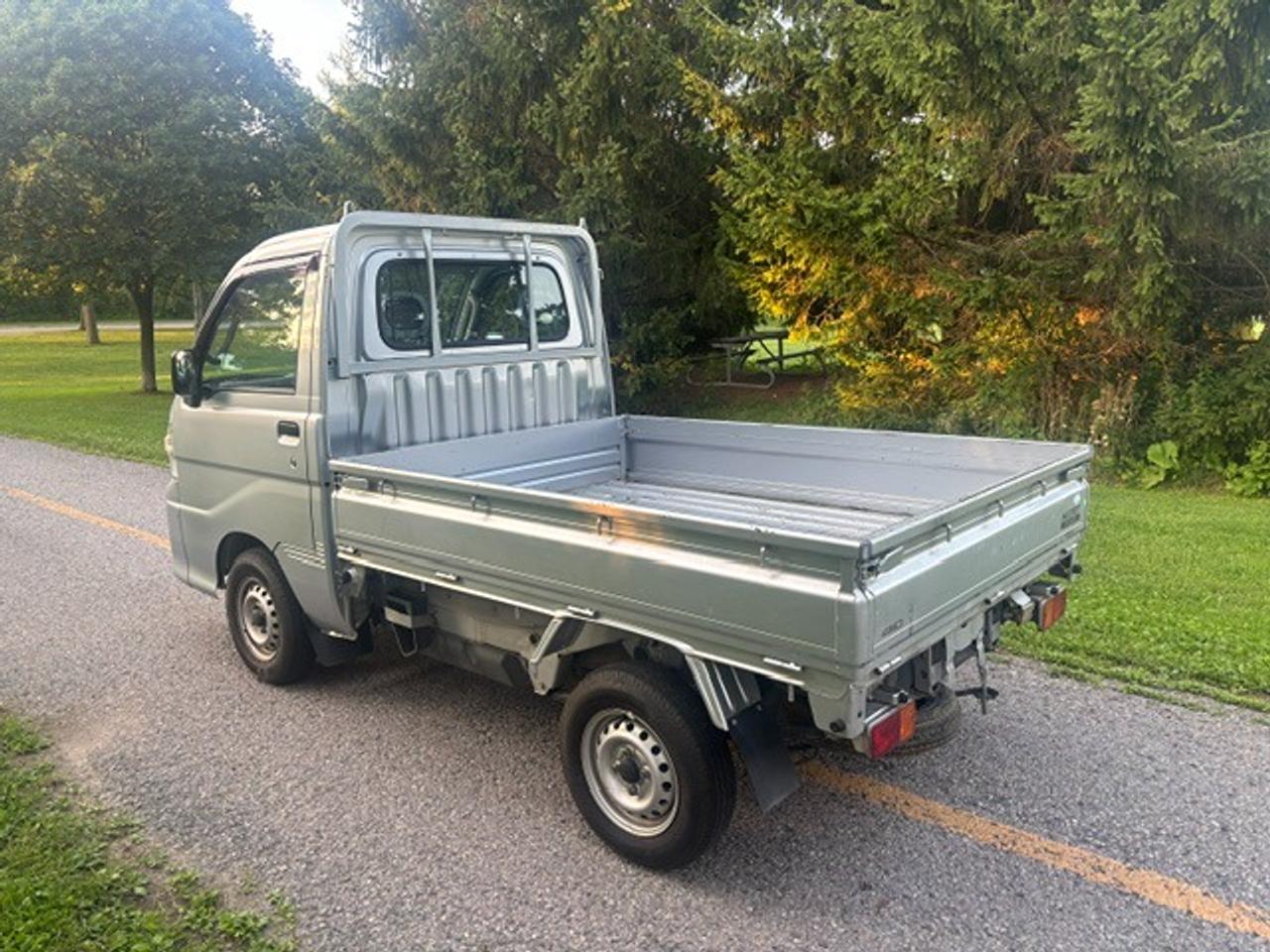 2010 Daihatsu Hijet DUMP TRUCK Photo