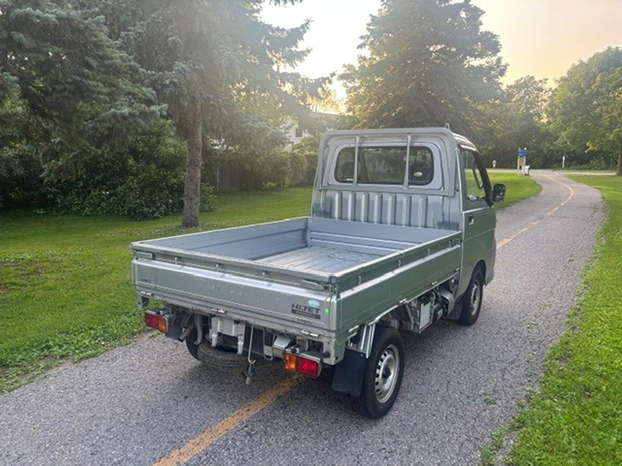 2010 Daihatsu Hijet DUMP TRUCK Photo
