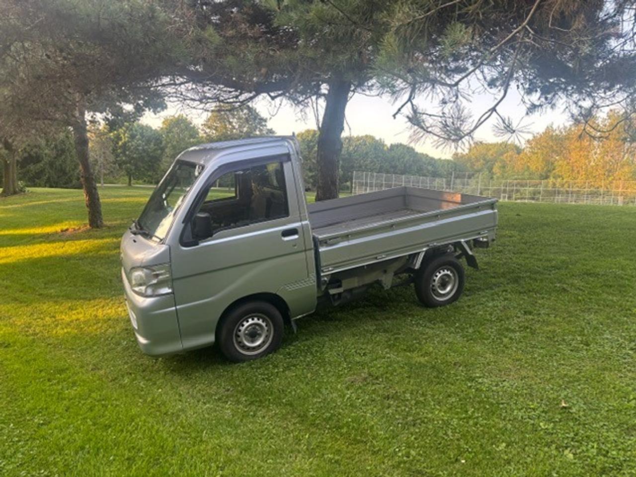 2010 Daihatsu Hijet DUMP TRUCK Photo