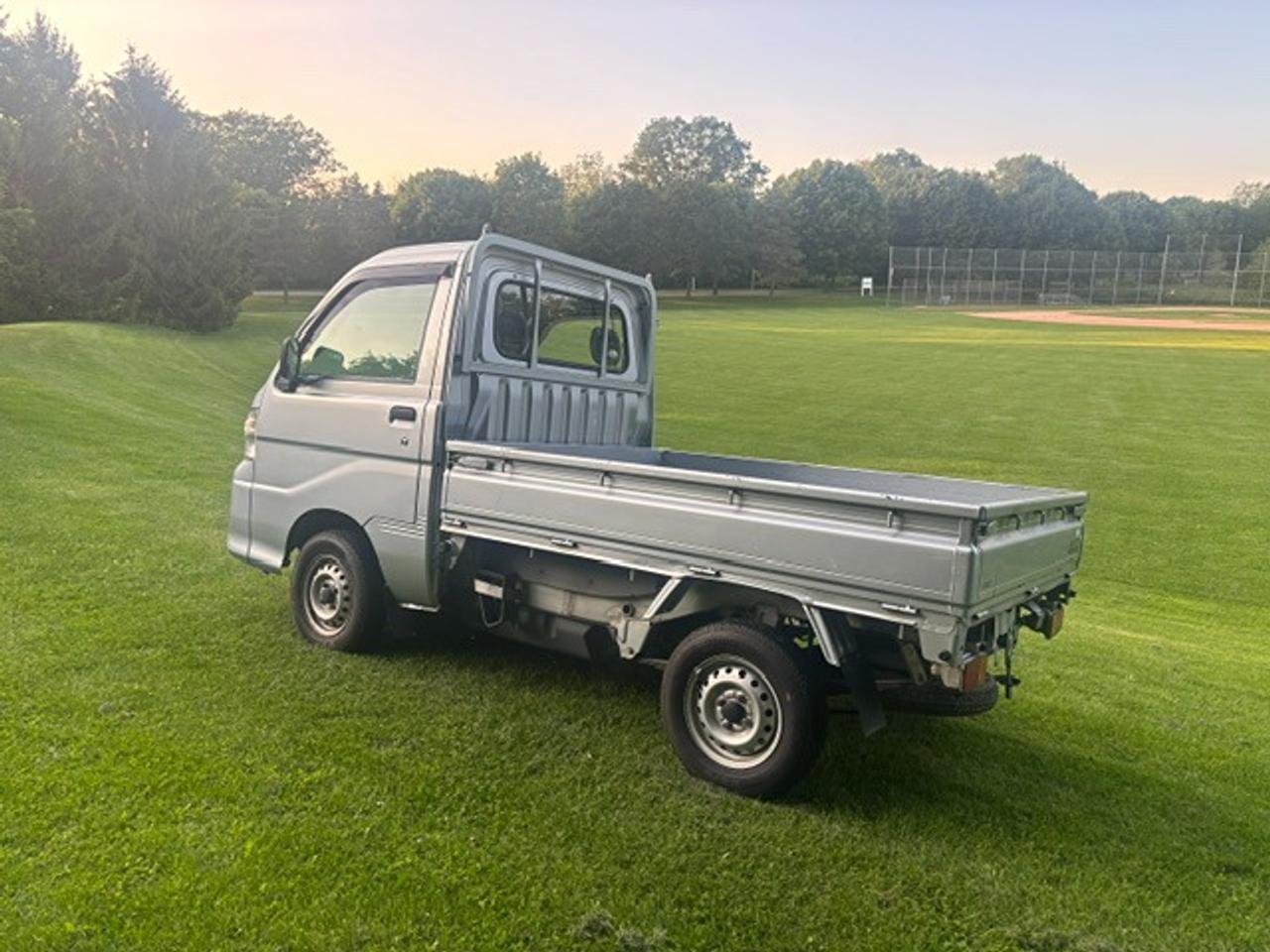 2010 Daihatsu Hijet DUMP TRUCK Photo