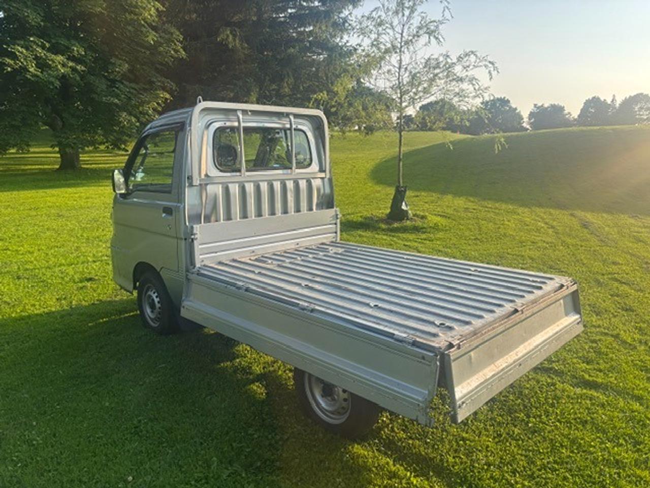 2010 Daihatsu Hijet DUMP TRUCK Photo