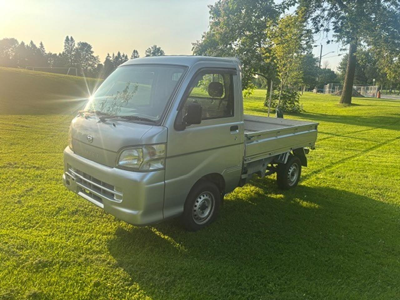 2010 Daihatsu Hijet DUMP TRUCK Photo