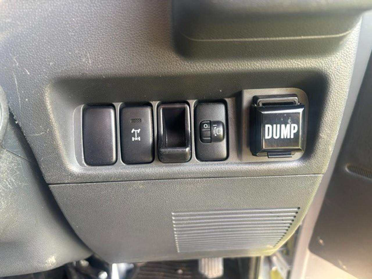 2010 Daihatsu Hijet DUMP TRUCK Photo