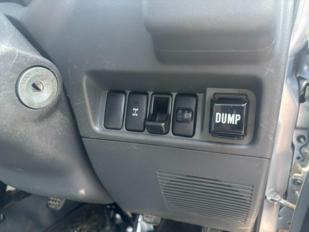 2010 Daihatsu Hijet DUMP TRUCK Photo