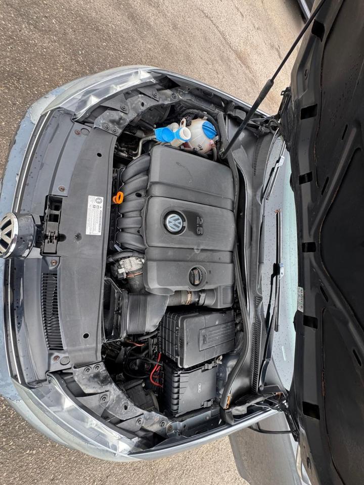 2011 Volkswagen Golf Wagon Trendline, RUNS WELL, AS IS Photo