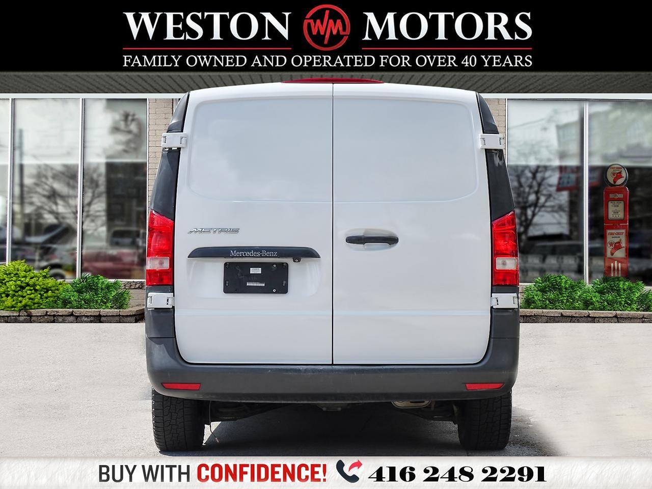 2021 Mercedes-Benz Metris SHELVES Photo