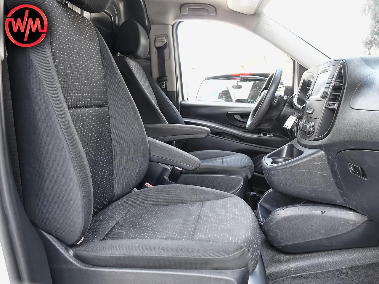 2021 Mercedes-Benz Metris SHELVES Photo
