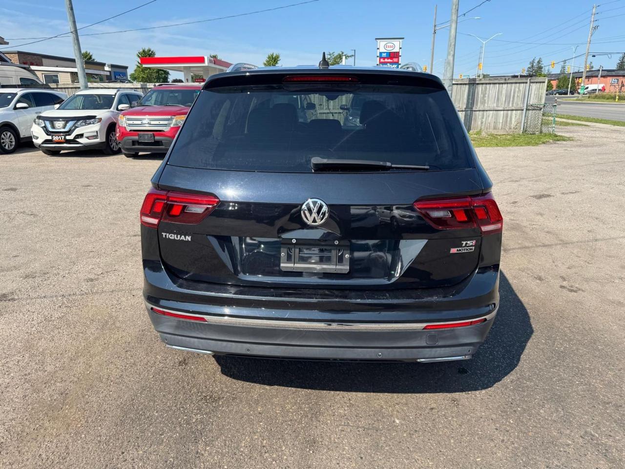 2018 Volkswagen Tiguan HIGHLINE, LEATHER, AUTO, ALLOYS, 4 CYL, CERTIFIED Photo