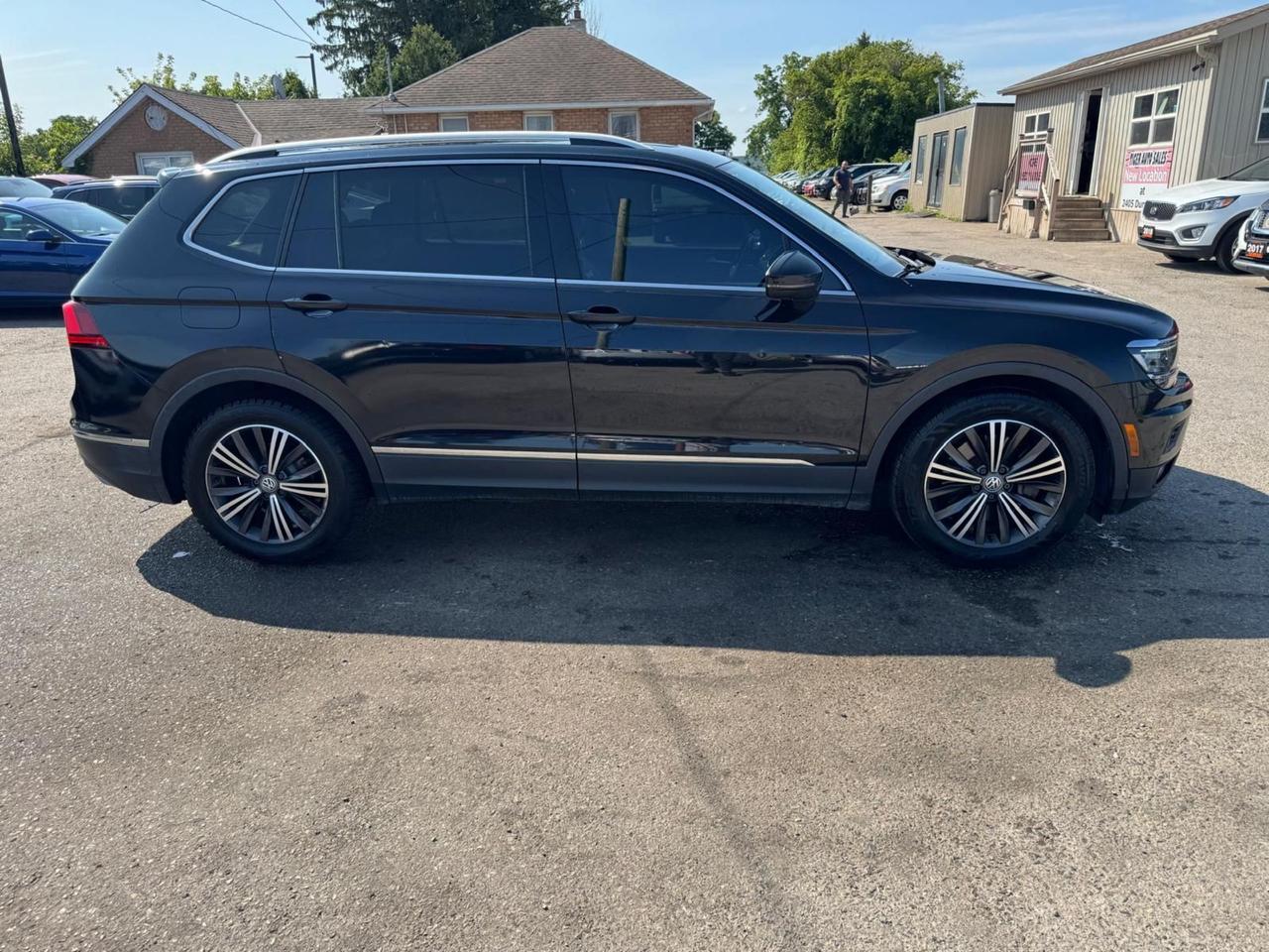 2018 Volkswagen Tiguan HIGHLINE, LEATHER, AUTO, ALLOYS, 4 CYL, CERTIFIED Photo