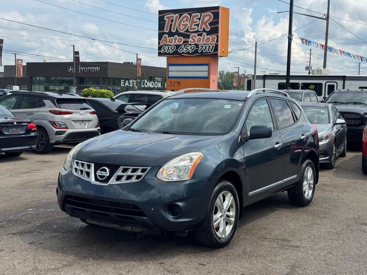 2012 Nissan Rogue SV, NO ACCIDENTS, ONE OWNER, CERTIFIED - Photo #1