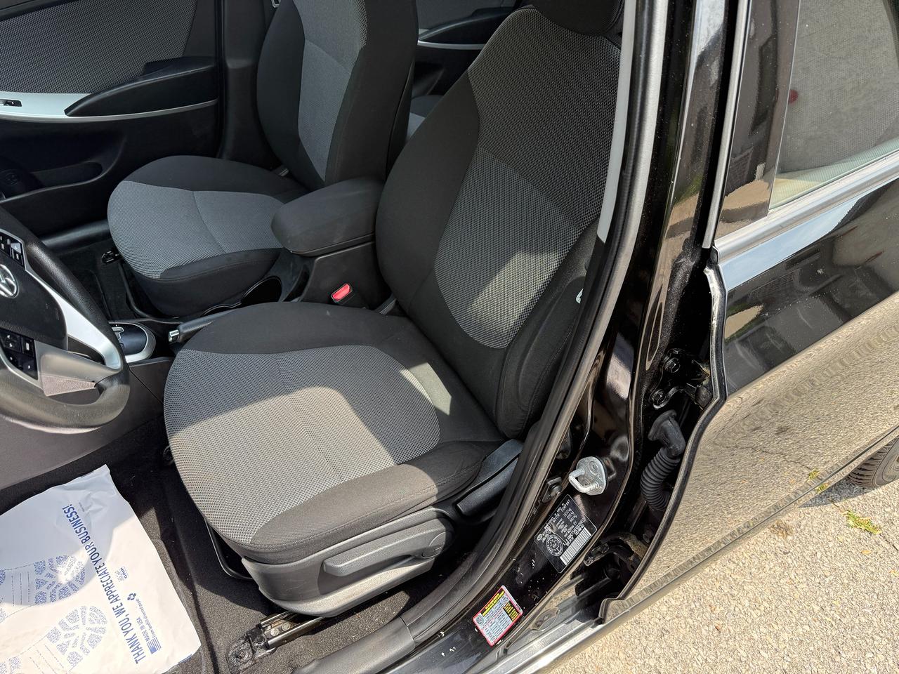 2013 Hyundai Accent 5DR HB AUTO,LOW MILEAGE,NO ACCIDENTS,CERTIFIED !! Photo
