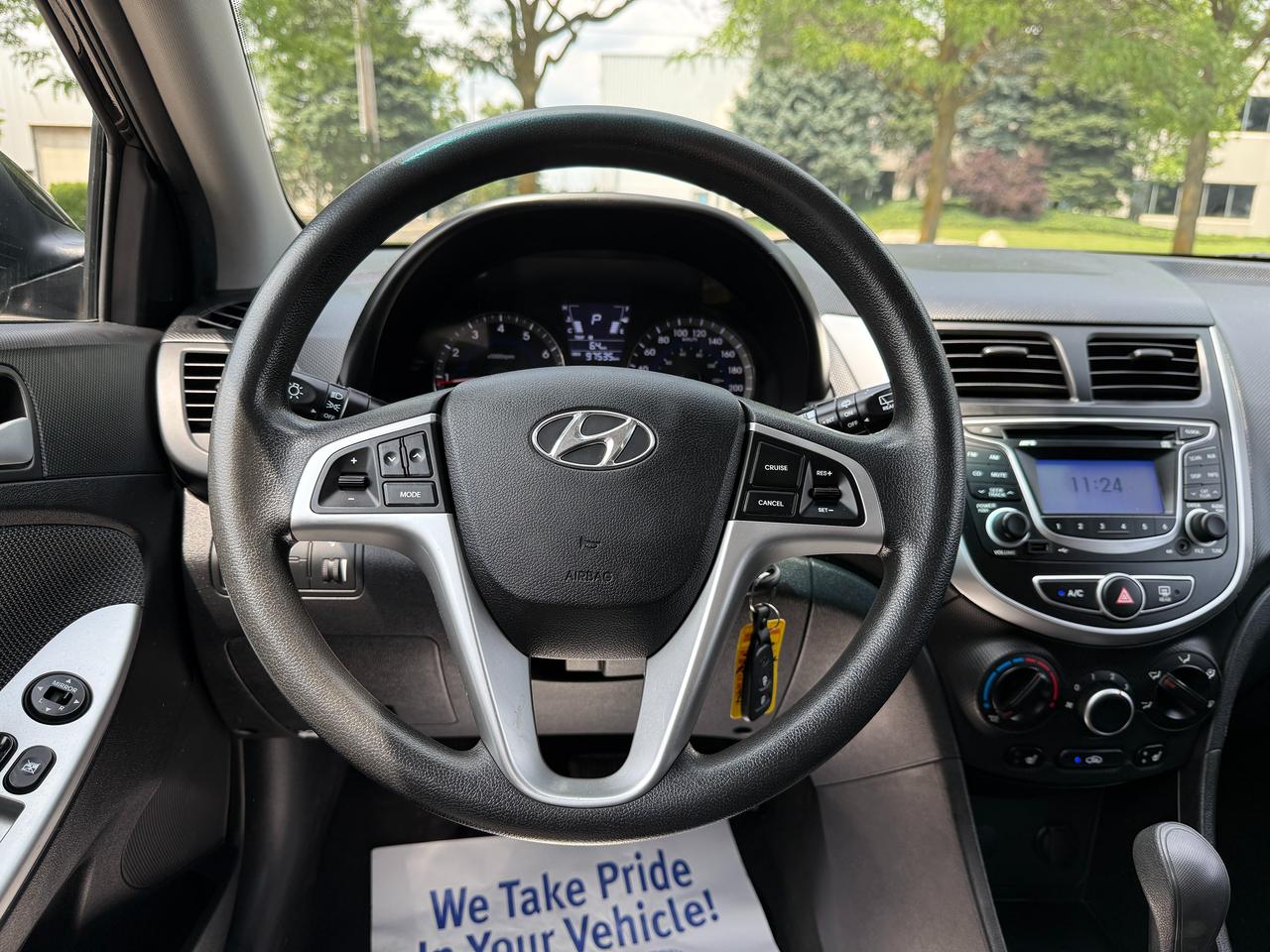 2013 Hyundai Accent 5DR HB AUTO,LOW MILEAGE,NO ACCIDENTS,CERTIFIED !! Photo