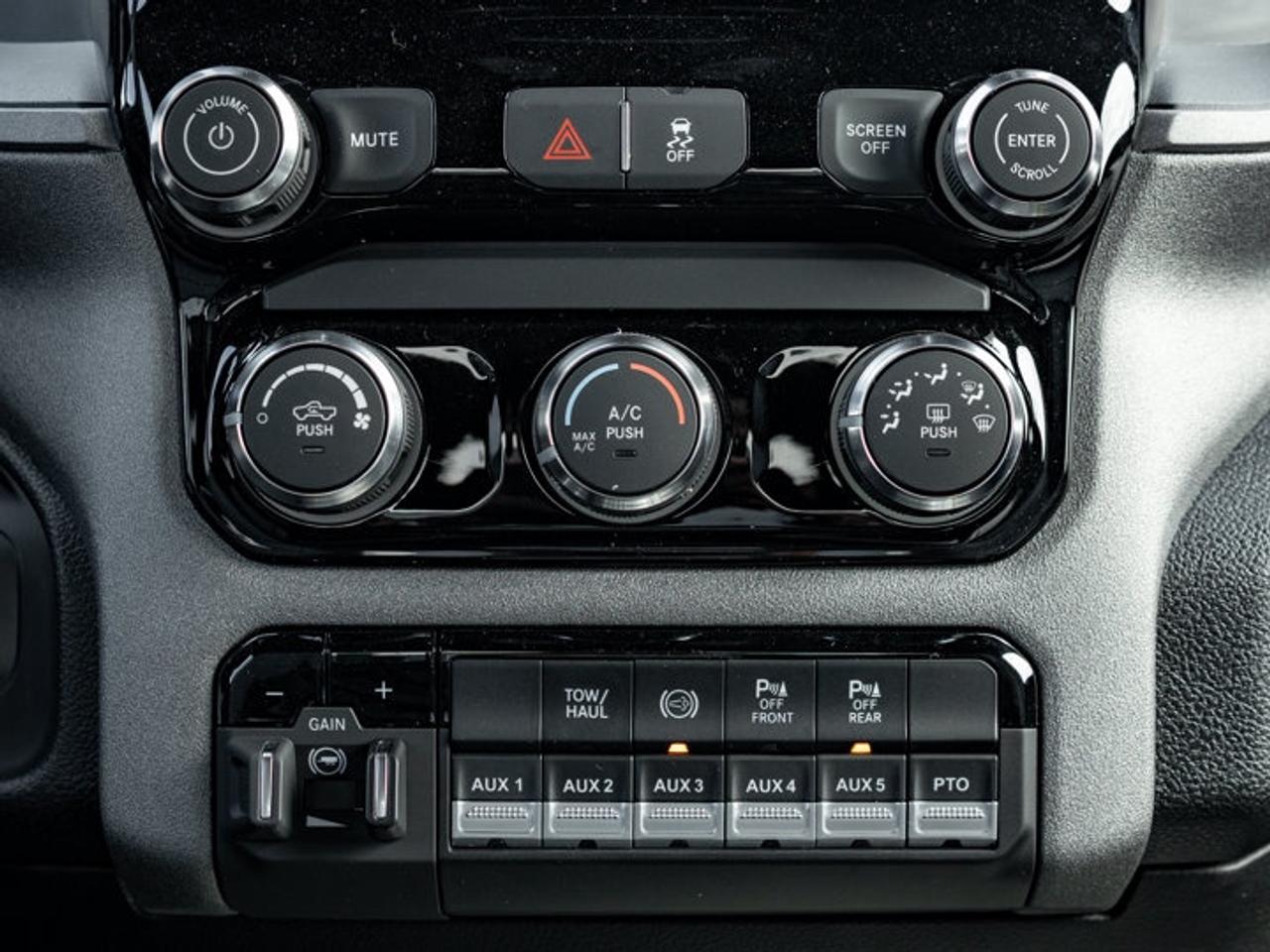 2027 RAM 5500 Chassis Tradesman Photo