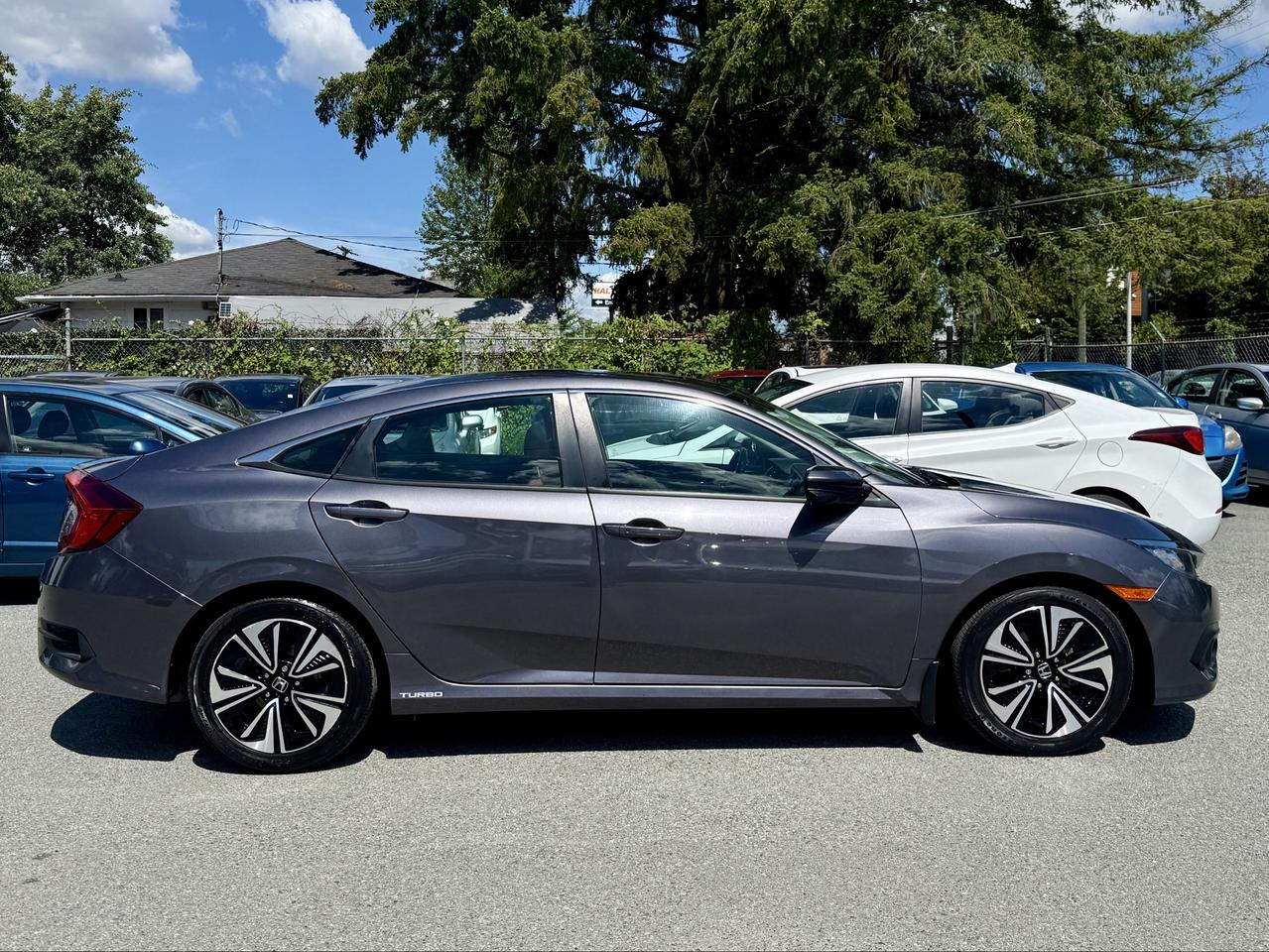 2017 Honda Civic FINANCING AVAILABLE Photo4