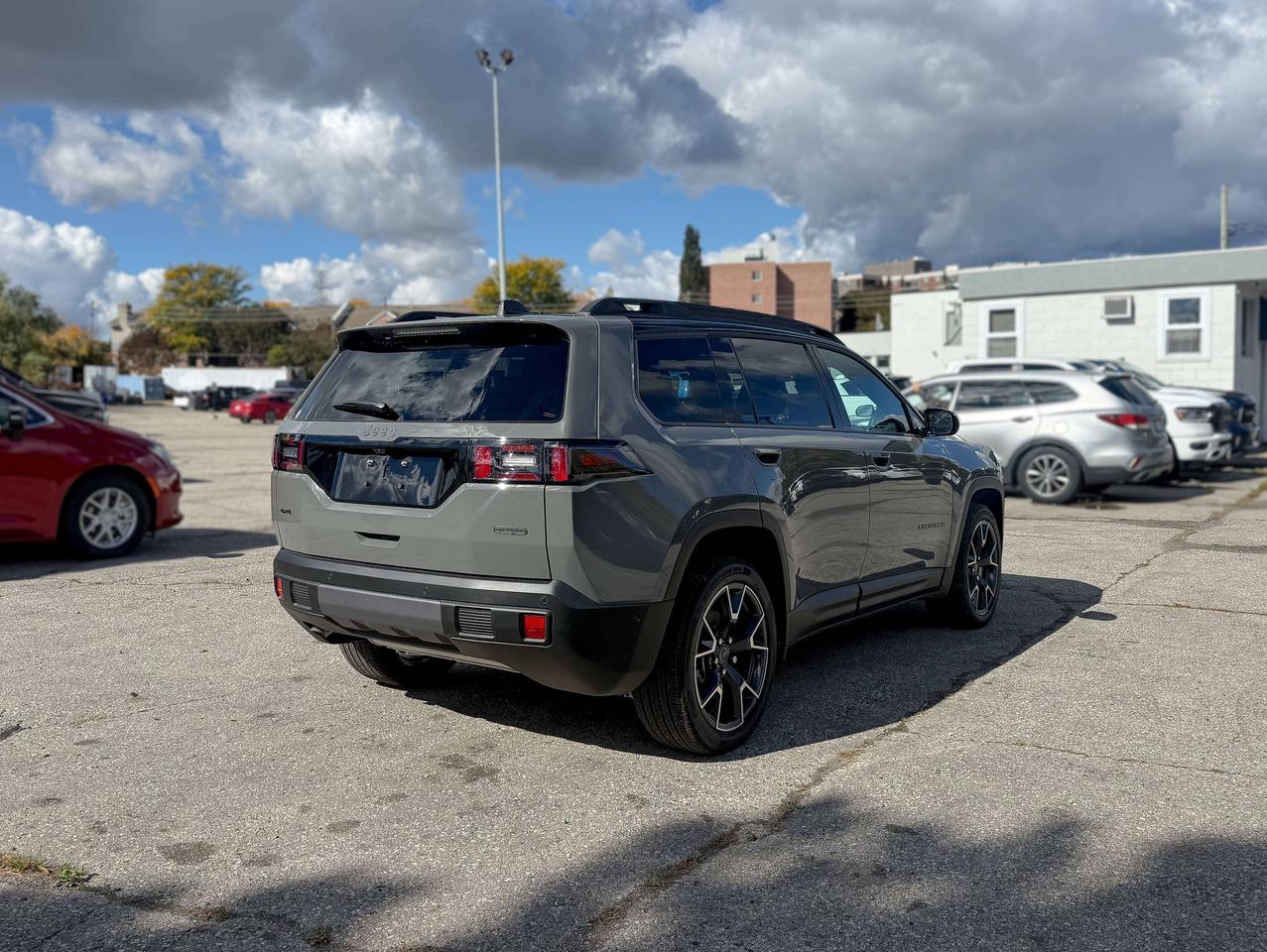 2026 Jeep Cherokee Overland 4x4 Photo