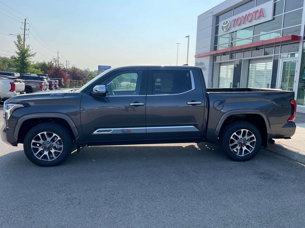 2026 Toyota Tundra Platinum Hybrid Photo