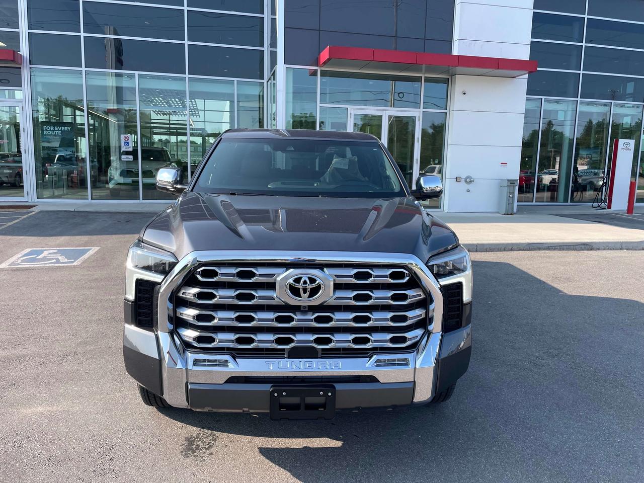 2026 Toyota Tundra Platinum Hybrid Photo5