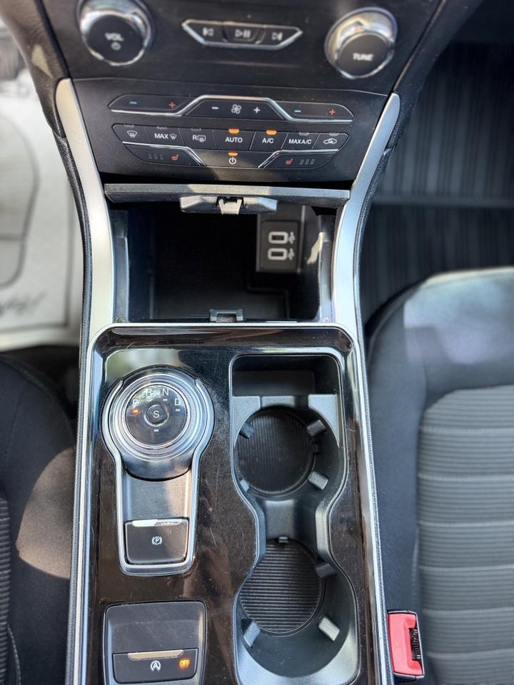 2019 Ford Edge SEL AWD Photo