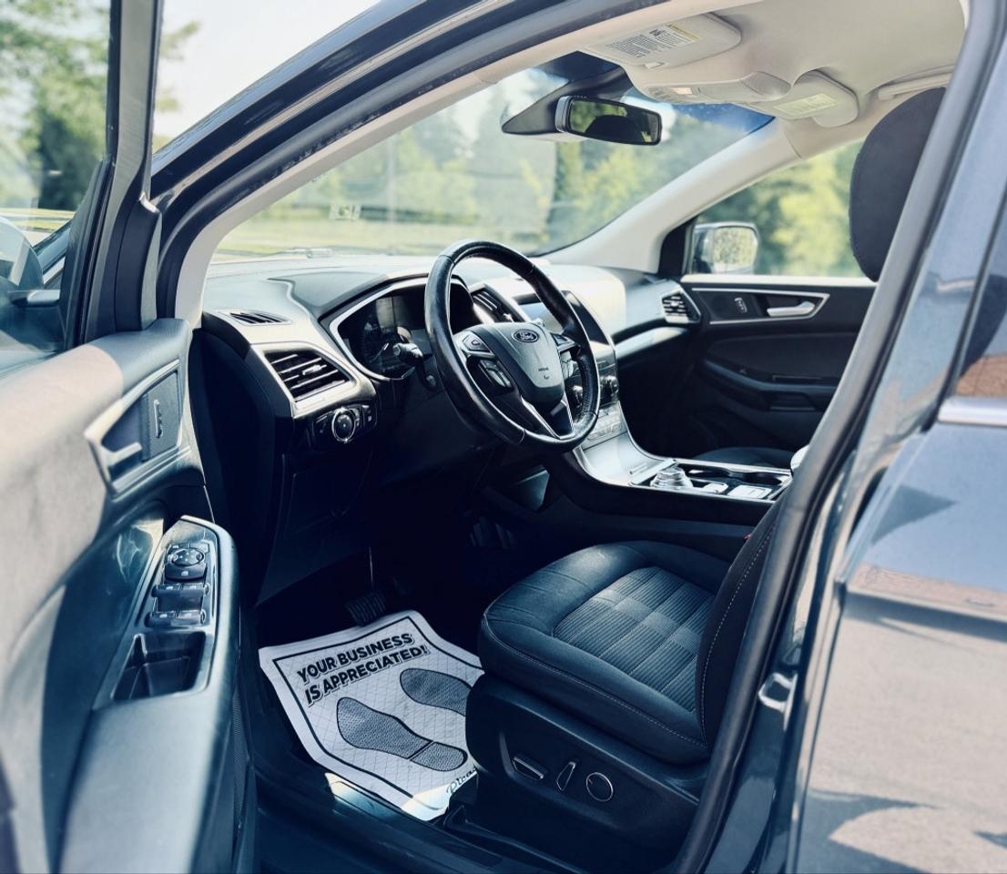 2019 Ford Edge SEL AWD Photo