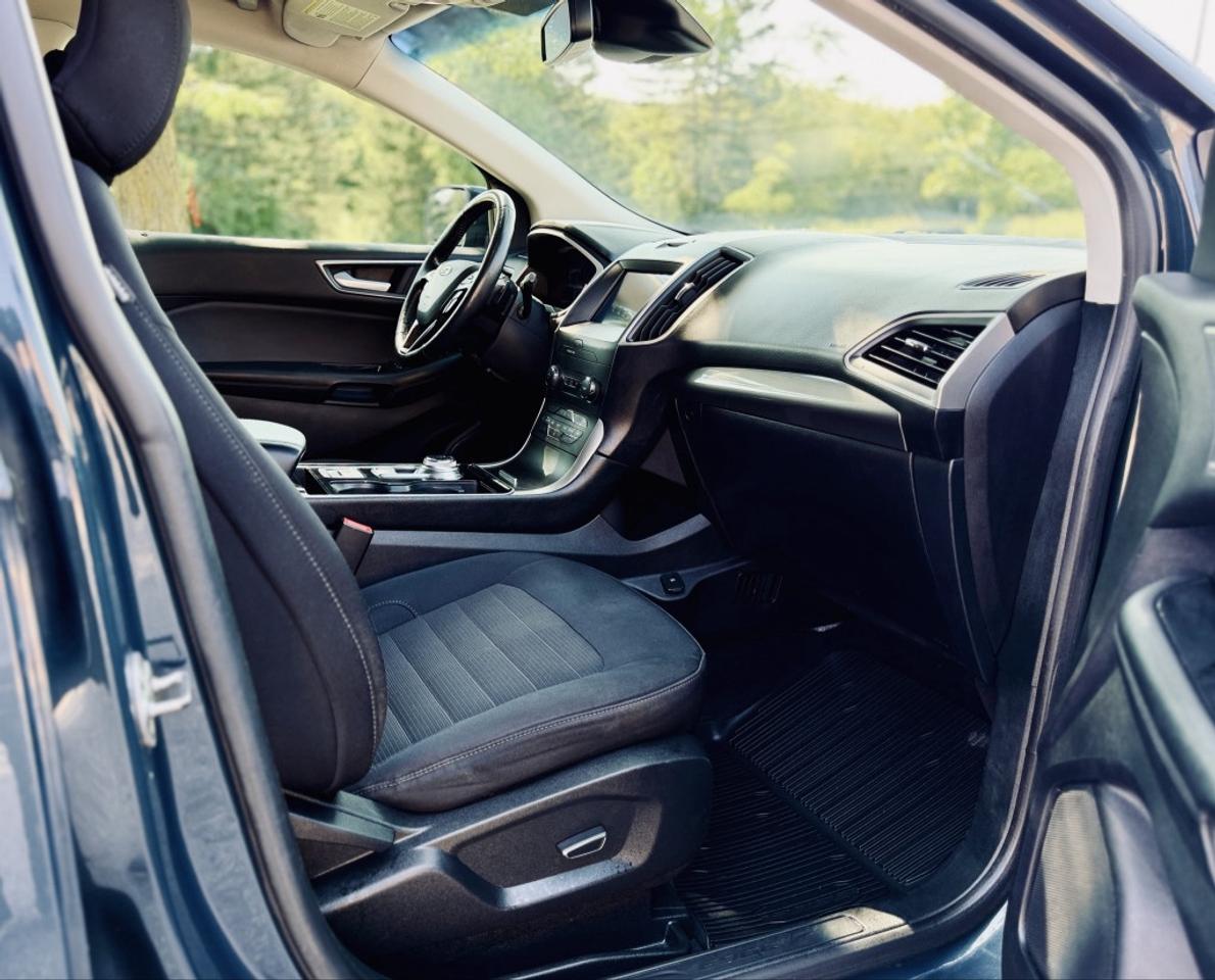 2019 Ford Edge SEL AWD Photo