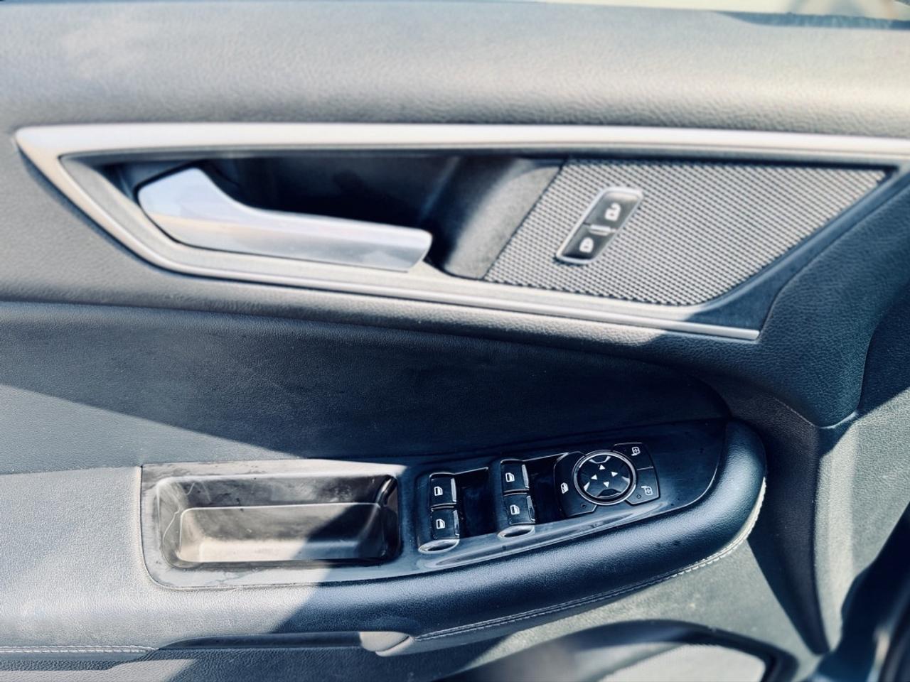 2019 Ford Edge SEL AWD Photo