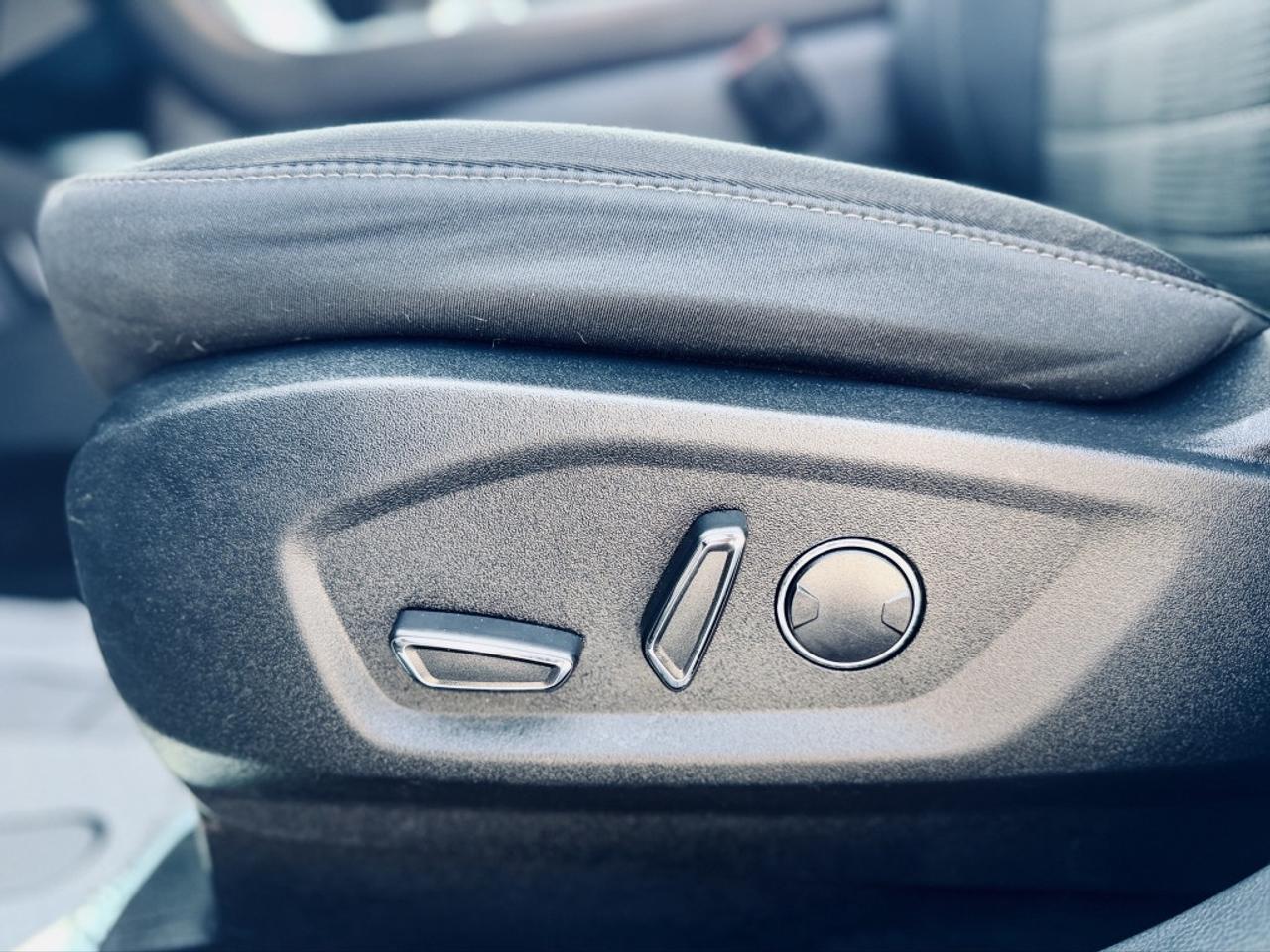 2019 Ford Edge SEL AWD Photo