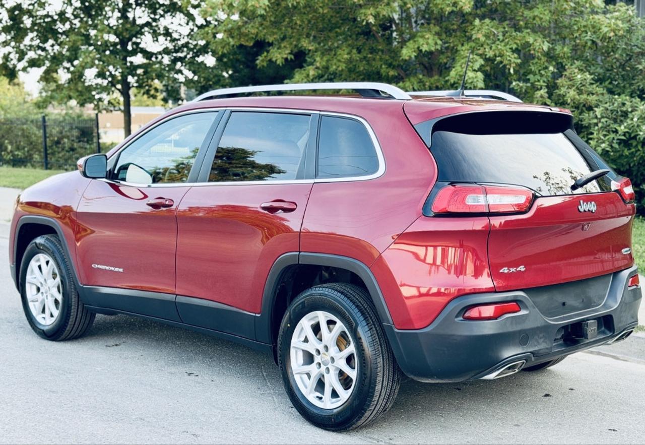 2016 Jeep Cherokee Latitude 4WD Photo